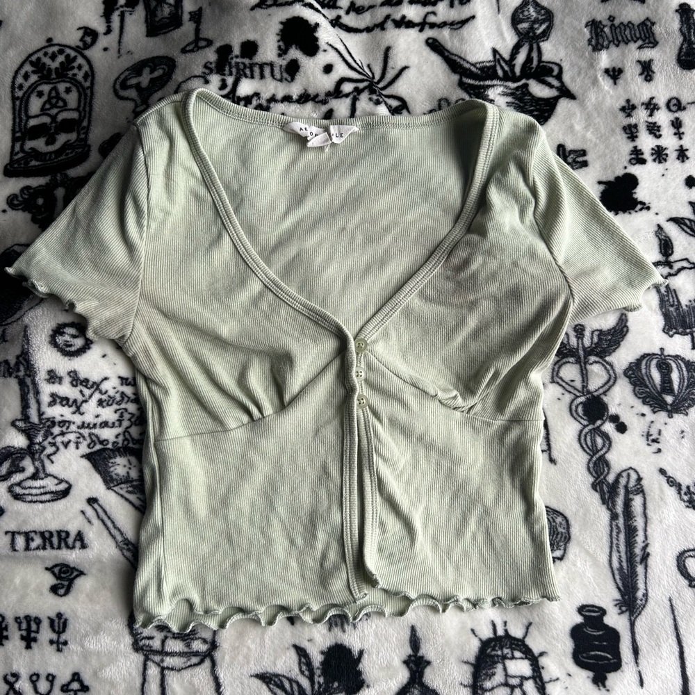 Cutesy crop top! 🎀